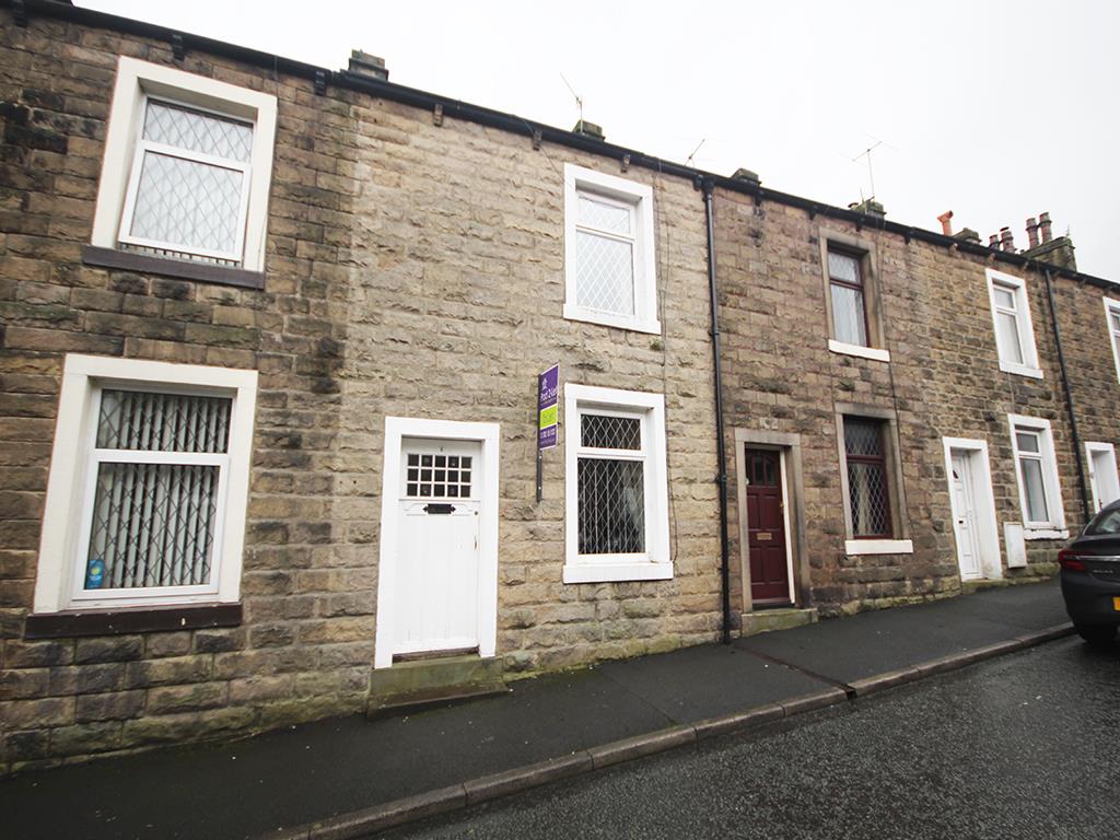 2 bedroom mid terrace house To Let in Barnoldswick - Main Image